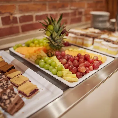 Szálloda With Balcony Or Terrace - & Adria